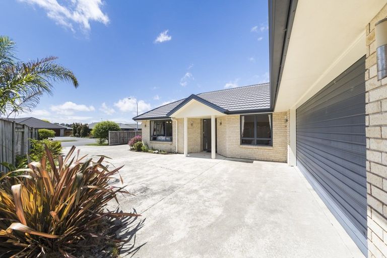 Photo of property in 10 Brooklyn Heights Drive, Kelvin Grove, Palmerston North, 4414