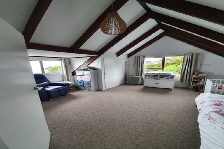 Photo of property in 47 Pokohiwi Road, Normandale, Lower Hutt, 5010