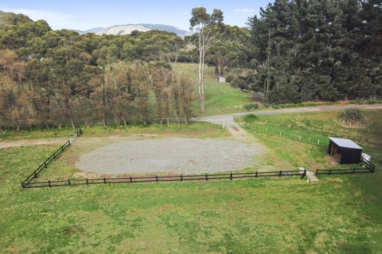 Photo of property in 97 Greenhill Road, Waikanae, 5391