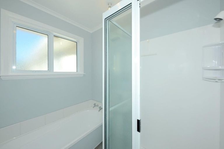 Photo of property in 66 Racecourse Road, Sockburn, Christchurch, 8042