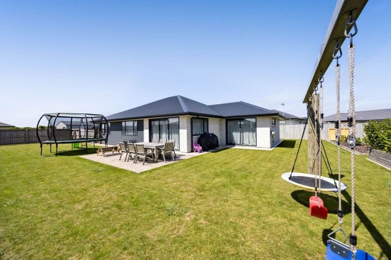Photo of property in 35 County Drive, Hawera, 4610