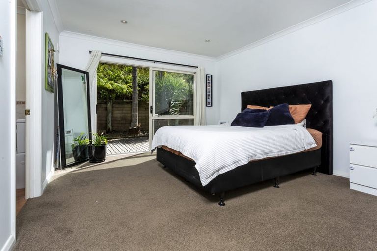 Photo of property in 9 Falstone Lane, Browns Bay, Auckland, 0630