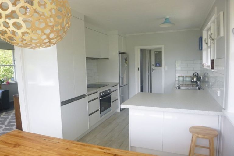 Photo of property in 6 Wyndham Road, Pinehaven, Upper Hutt, 5019