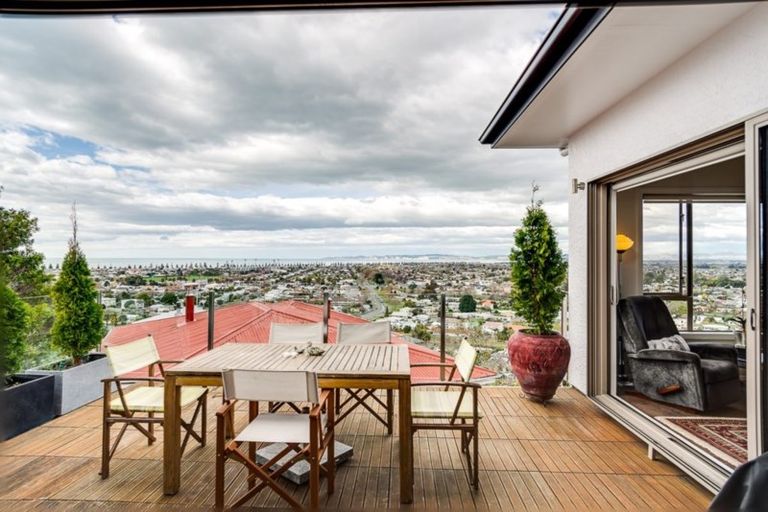 Photo of property in 14 Havelock Road, Hospital Hill, Napier, 4110