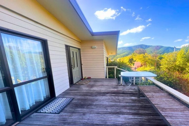 Photo of property in 5 Bayview Drive, Waikawa, Picton, 7220