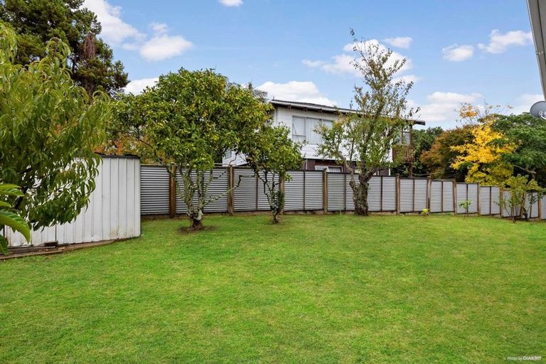 Photo of property in 142 Mokoia Road, Chatswood, Auckland, 0626