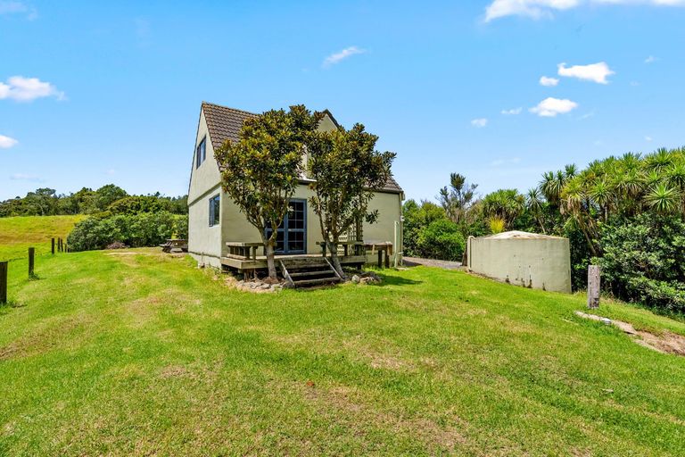 Photo of property in 65 M Greenwood Road, Leigh, 0972