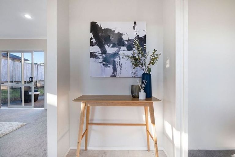 Photo of property in 18 Villino Place, Randwick Park, Auckland, 2105