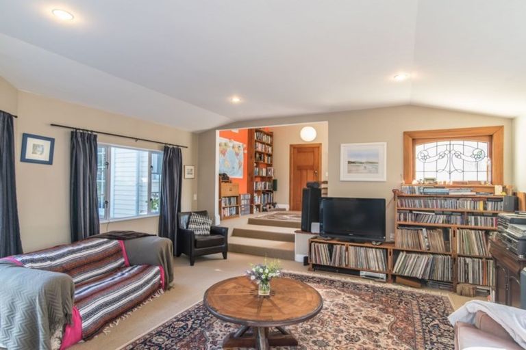 Photo of property in 43 Dale Road, Raumati South, Paraparaumu, 5032