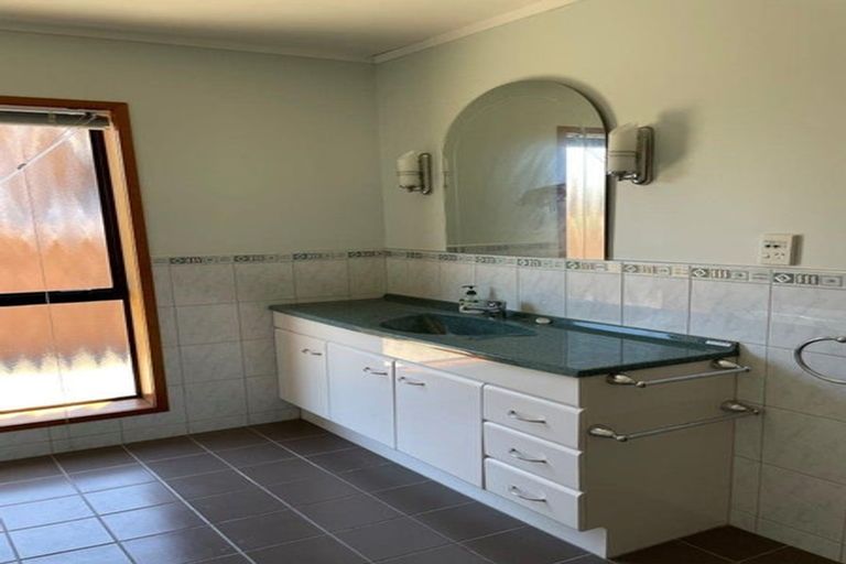 Photo of property in 31 Reflection Drive, West Harbour, Auckland, 0618