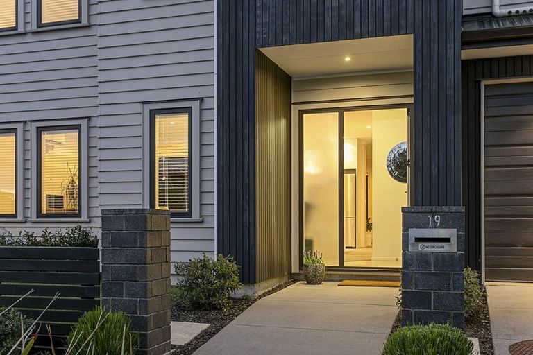 Photo of property in 19 Waiarohia Place, Hobsonville, Auckland, 0616