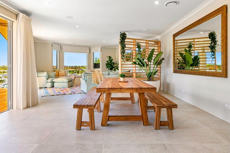 Photo of property in 64 Balboa Drive, Matakatia, Whangaparaoa, 0930