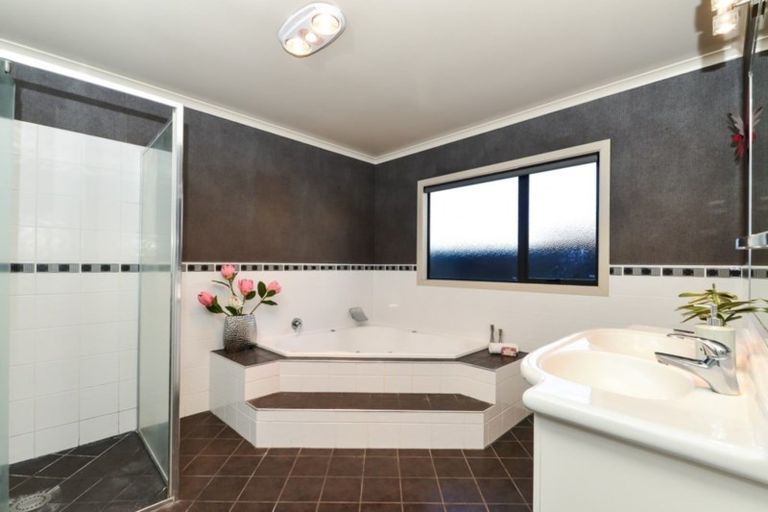 Photo of property in 52 Cate Road, Rototuna North, Hamilton, 3210