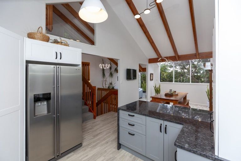 Photo of property in 20 Tiromoana Road, Raumati South, Paraparaumu, 5032