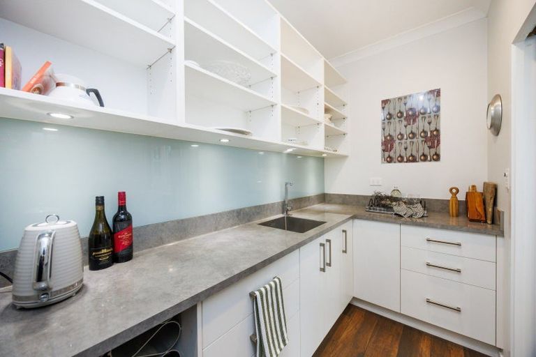 Photo of property in 12 Fleetwood Lane, Turitea, Palmerston North, 4472