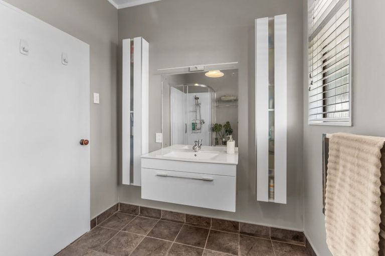 Photo of property in 22 Queen Street, Westport, 7825