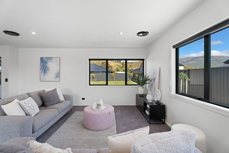 Photo of property in 9 Pisa Moorings Road, Mount Pisa, Cromwell, 9383