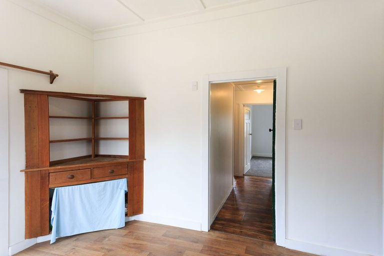 Photo of property in 11 Clayburn Road, Glen Eden, Auckland, 0602