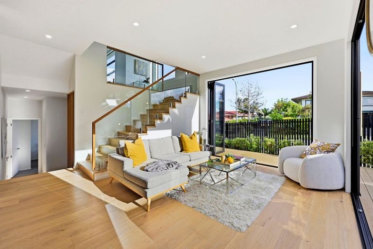 Photo of property in 23b Sorrel Crescent, Bucklands Beach, Auckland, 2012
