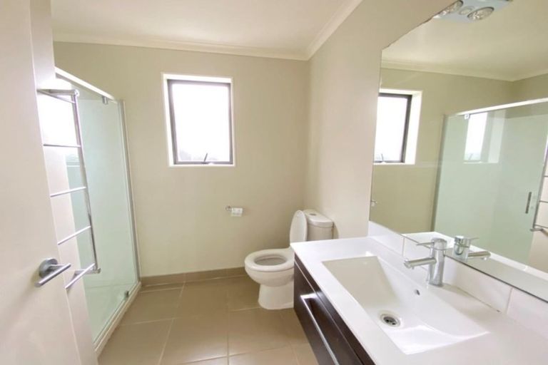 Photo of property in 16 Waiarohia Place, Hobsonville, Auckland, 0616