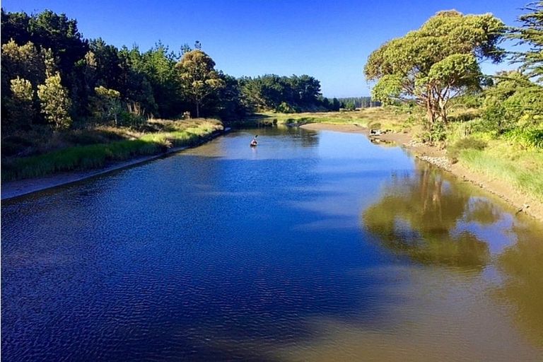 Photo of property in 7 Arthur Street, Waikawa Beach, Levin, 5573