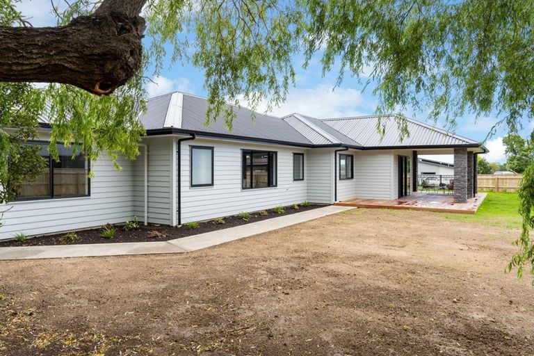 Photo of property in 21 Tararua Crescent, Otaki, 5512