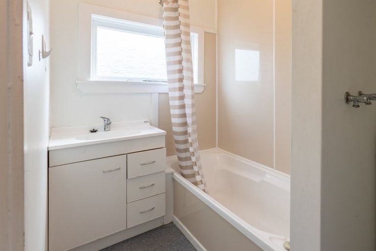 Photo of property in 18 Cole Street, Dannevirke, 4930