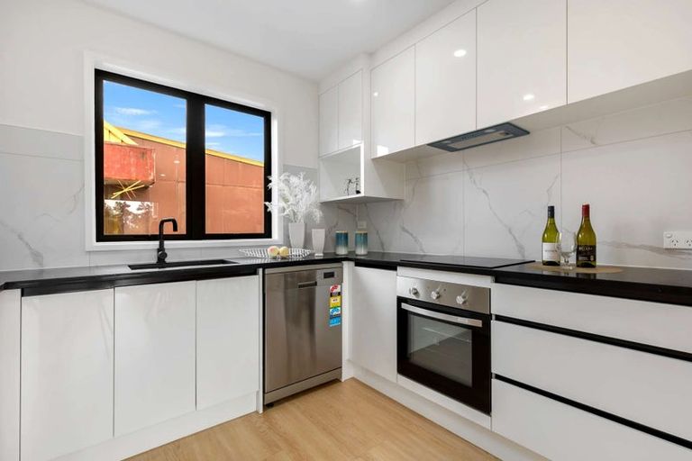 Photo of property in 6/1 Waters Place, New Lynn, Auckland, 0600