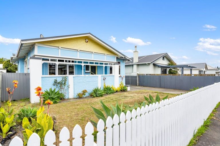 Photo of property in 127 Wellesley Road, Napier South, Napier, 4110