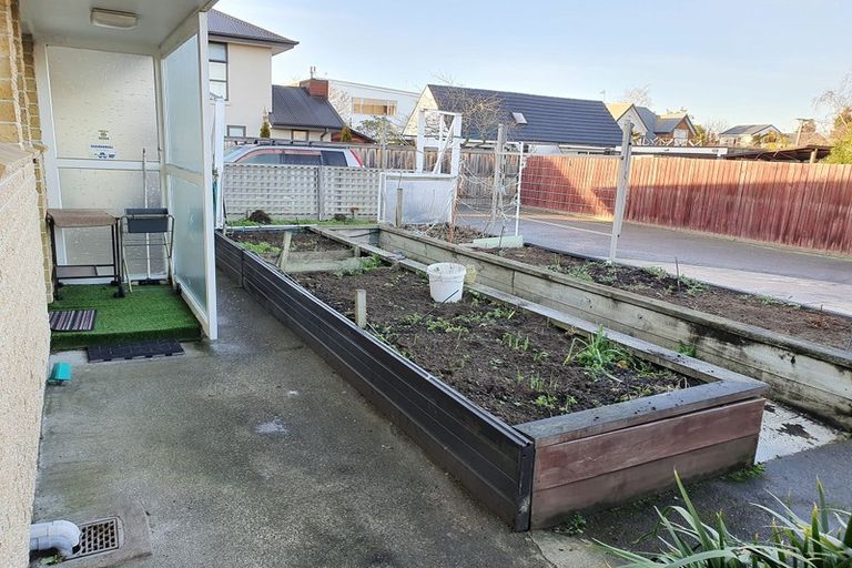 Photo of property in 1/77 Memorial Avenue, Ilam, Christchurch, 8053