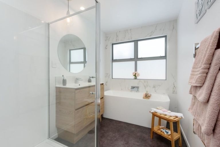 Photo of property in 34 Awataha Crescent, Pyes Pa, Tauranga, 3110