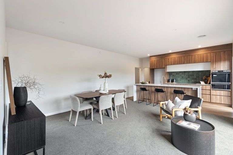 Photo of property in 7 Rangeview Drive, Kelvin Grove, 4414