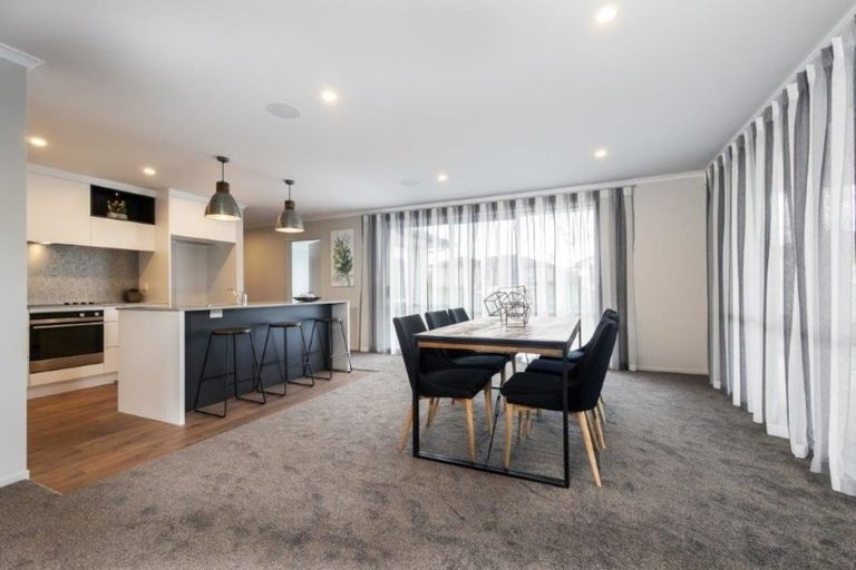 Photo of property in 2 Helenvale Crescent, Pokeno, 2402