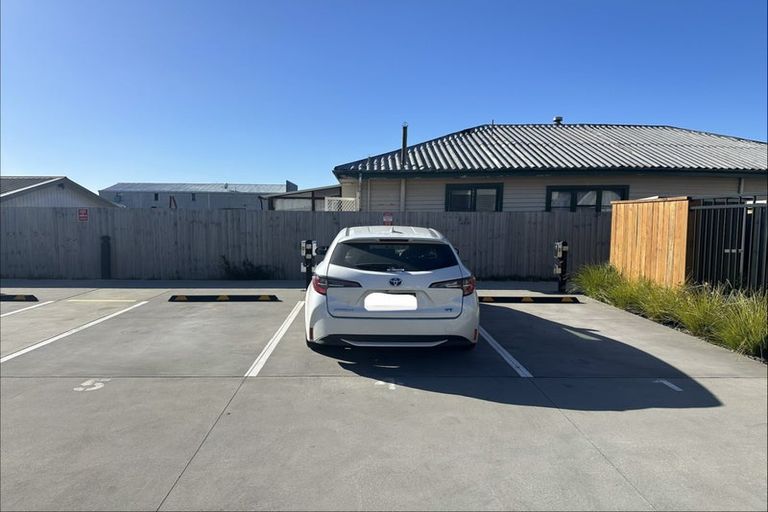 Photo of property in 5/241 Lincoln Road, Addington, Christchurch, 8024