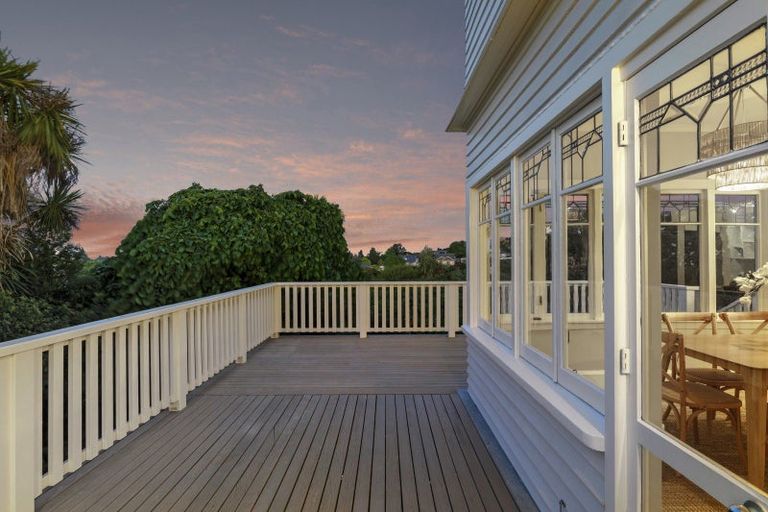 Photo of property in 7 Hackthorne Road, Cashmere, Christchurch, 8022