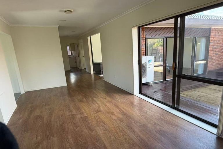 Photo of property in 163 Walter Strevens Drive, Conifer Grove, Takanini, 2112