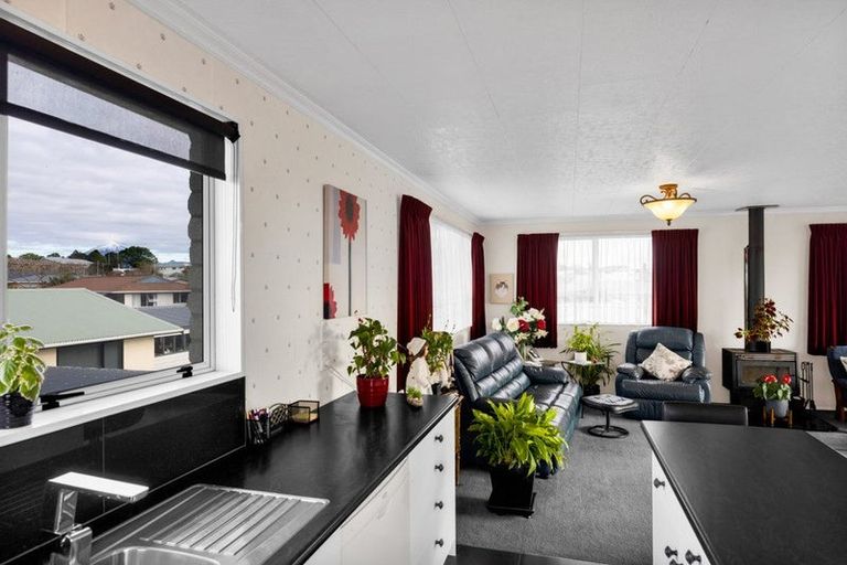 Photo of property in 17 Smeaton Road, Bell Block, New Plymouth, 4312