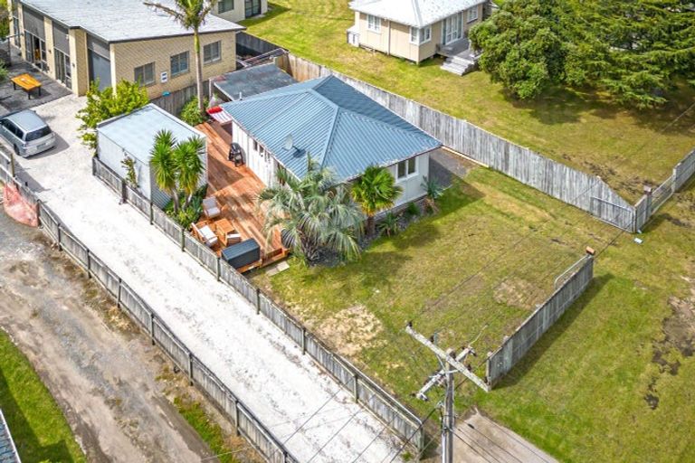 Photo of property in 204a Tui Road, Whangamata, 3620