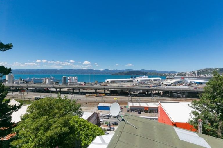 Photo of property in 1 Sar Street, Wadestown, Wellington, 6012
