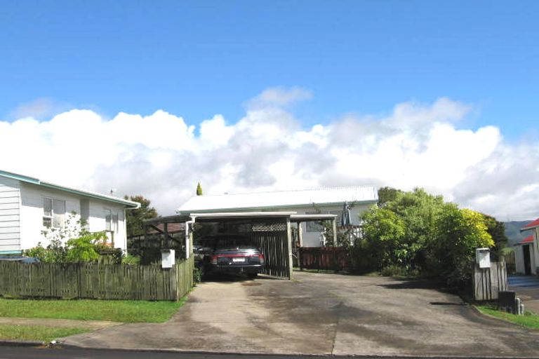 Photo of property in 2/20 Denver Avenue, Sunnyvale, Auckland, 0612
