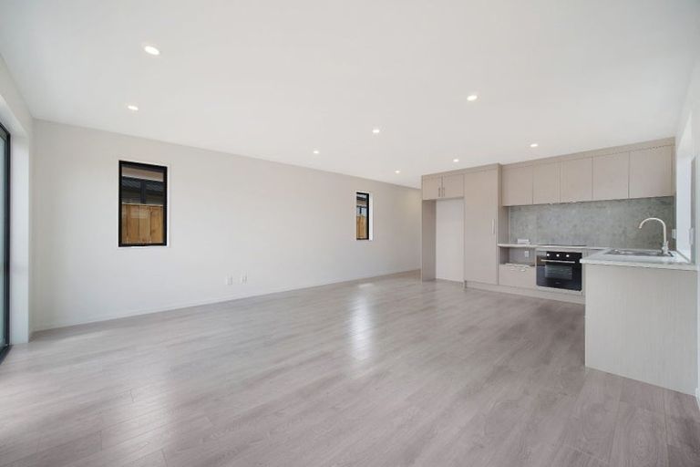 Photo of property in 5 Tributary Parade, Karaka, Papakura, 2113