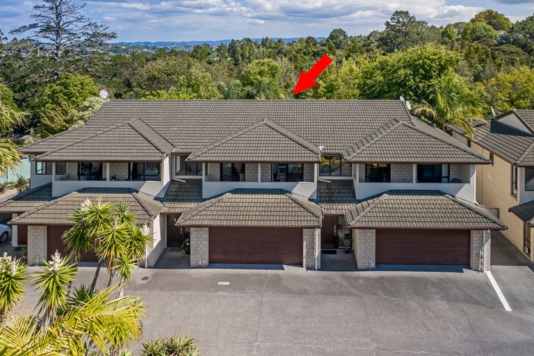 Photo of property in 2/90 Albany Highway, Greenhithe, Auckland, 0632