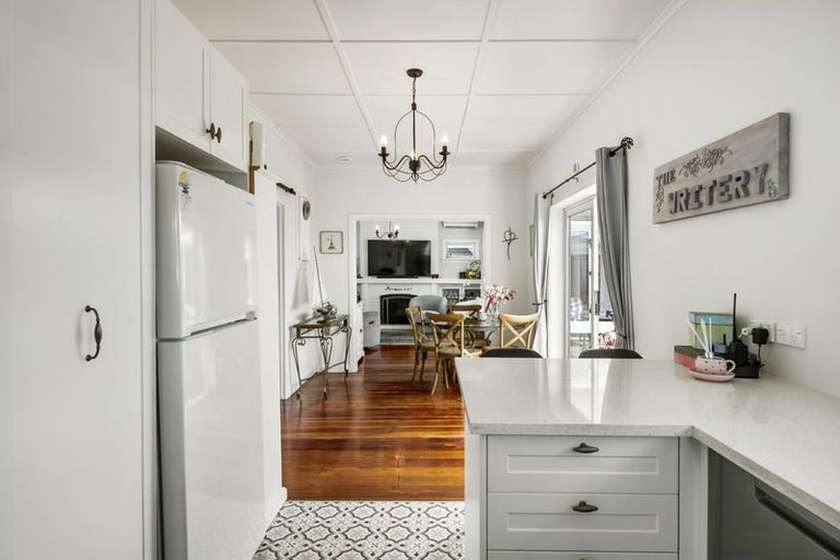 Photo of property in 1/24 Toroa Street, Torbay, Auckland, 0630