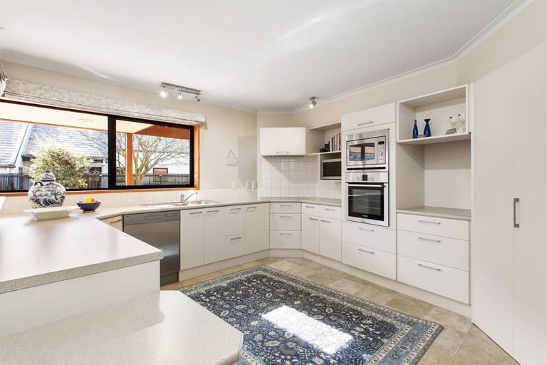 Photo of property in 17 Hanover Place, Ilam, Christchurch, 8041