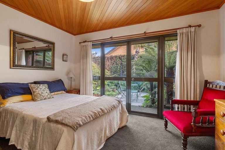 Photo of property in 2/4 Herbs Place, Cashmere, Christchurch, 8022