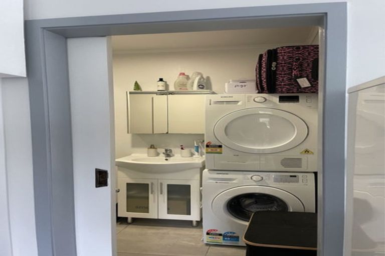 Photo of property in 106 Khandallah Road, Khandallah, Wellington, 6035