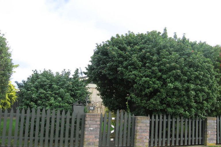 Photo of property in 10 Chatsworth Place, Highbury, Palmerston North, 4412