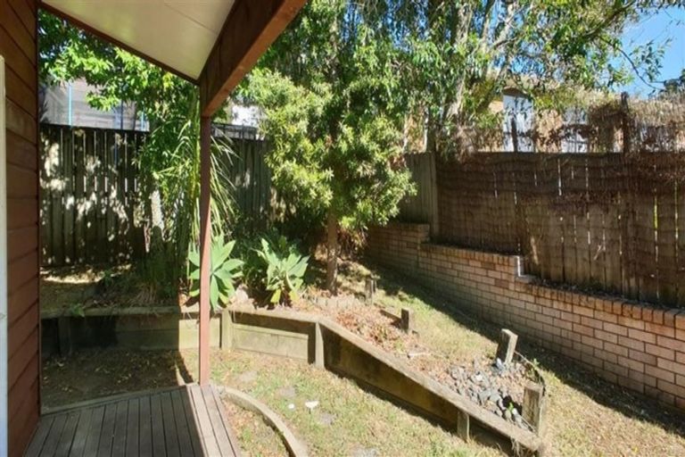 Photo of property in 2/37 Rhinevale Close, Henderson, Auckland, 0612