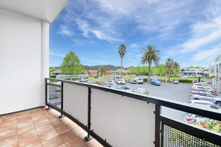 Photo of property in 6/372 Rosedale Road, Rosedale, Auckland, 0632