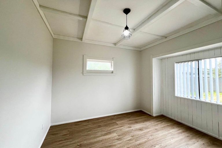 Photo of property in 27 Collingwood Road, Waiuku, 2123